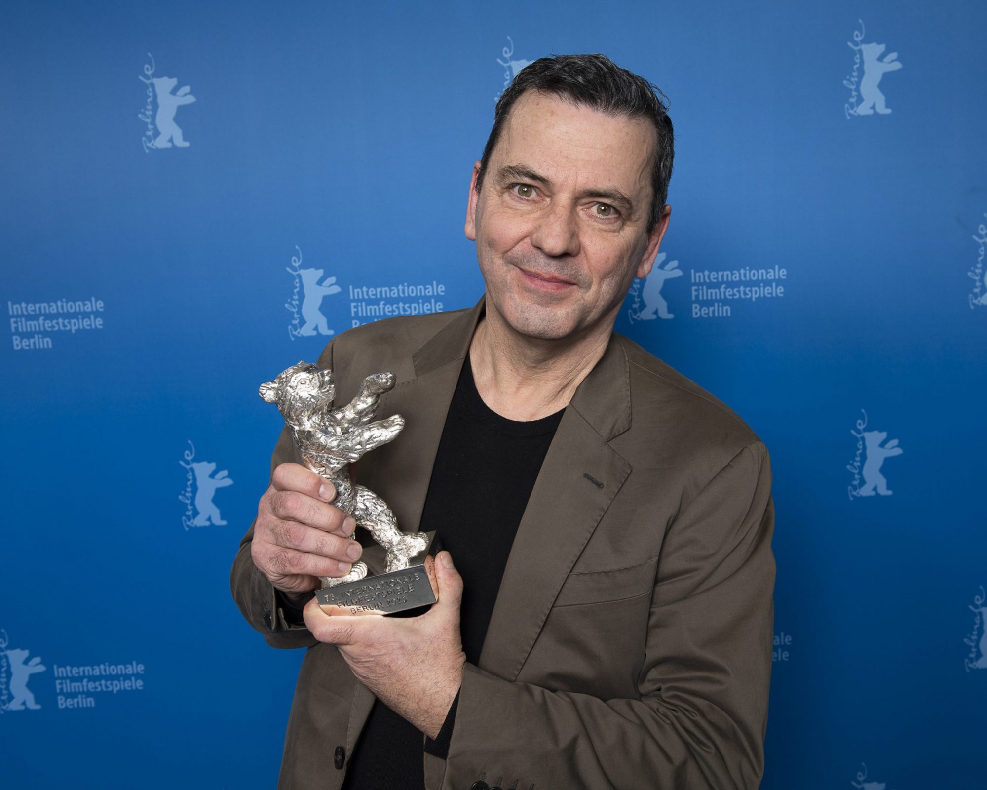 Preisträger Christian Petzold mit dem Silberner Bär Großer Preis der Jury 2023 © Alexander Janetzko / Berlinale 2023